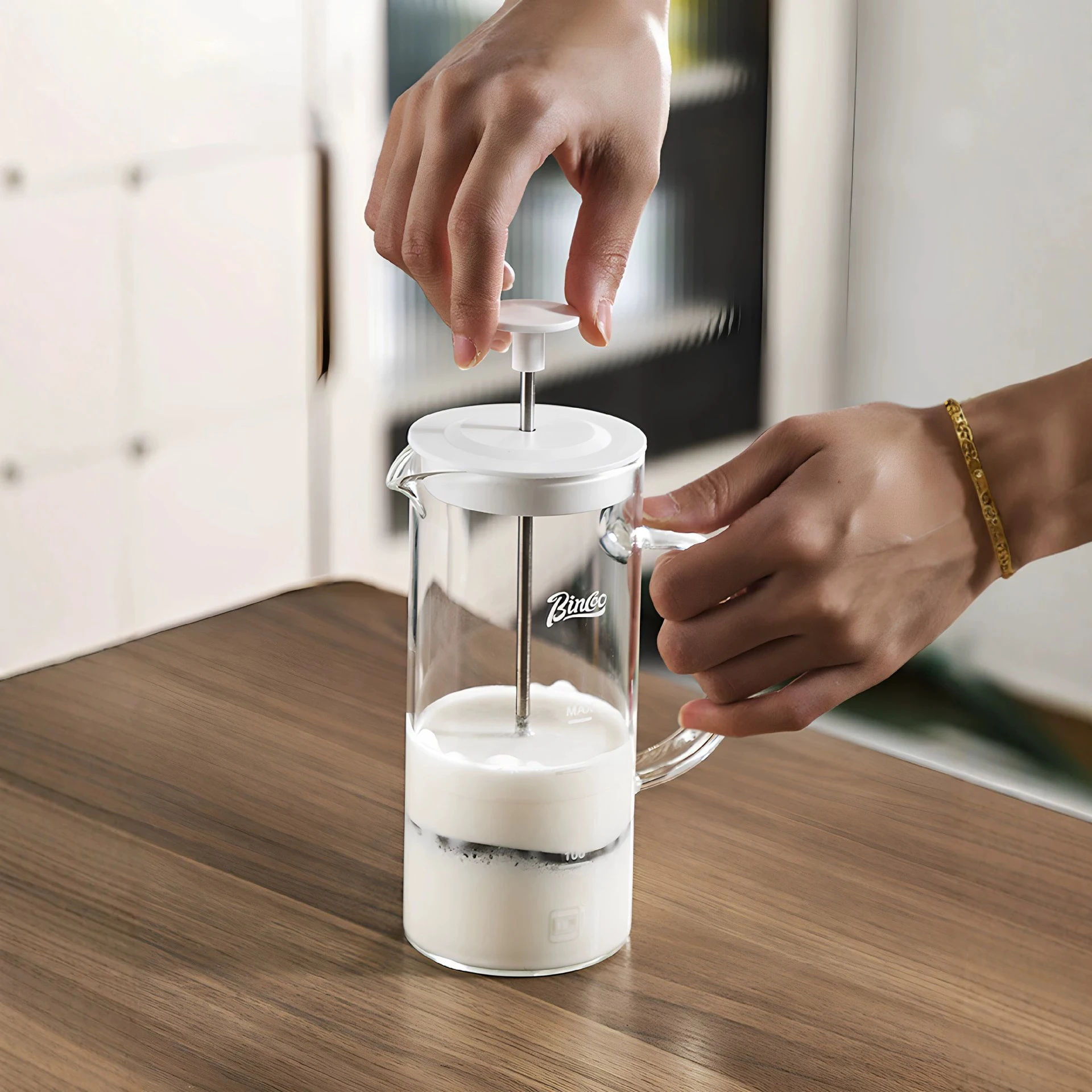 French Press Glass - หม้อกาแฟเฟรนช์เพรสขนาด 550 มล. แก้วสำหรับใช้ในบ้าน พร้อมที่กรองแบบเทมือ ที่กรองนมแบบกด